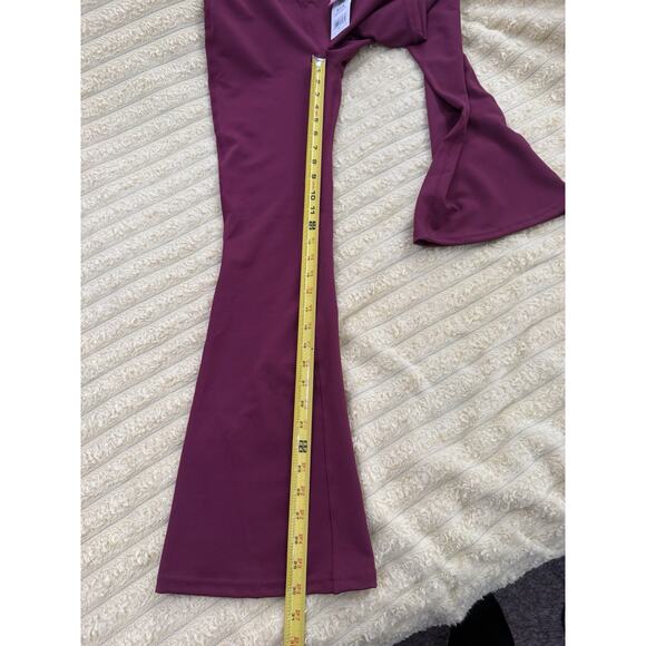 Women’s Burgundy Wine Maroon Flared Leg Popped Leggings Active Athletic Medium - Picture 6 of 9